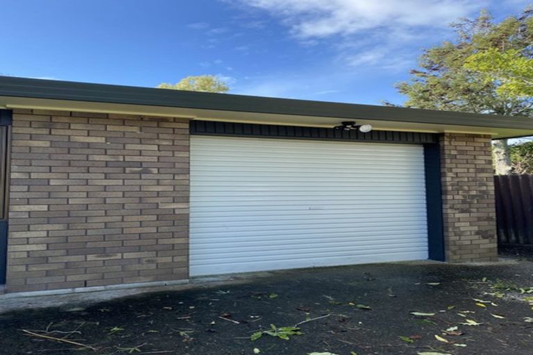 Photo of property in 3 Kaurilands Road, Titirangi, Auckland, 0604