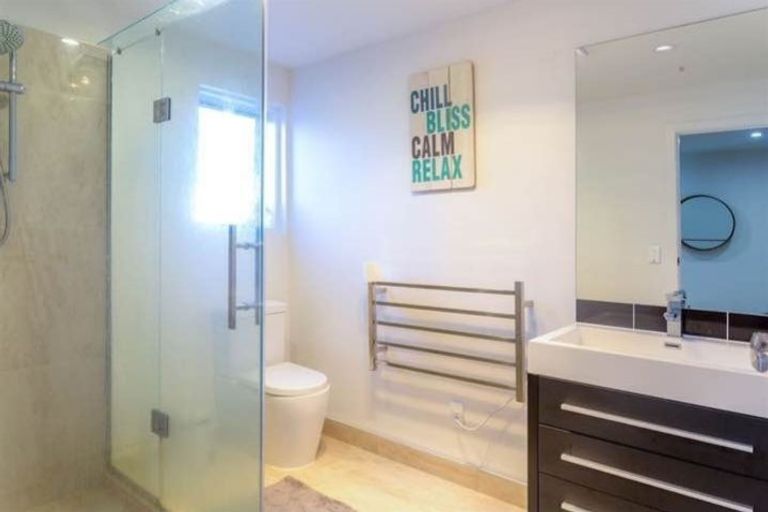 Photo of property in 2/40 Miro Street, New Lynn, Auckland, 0600