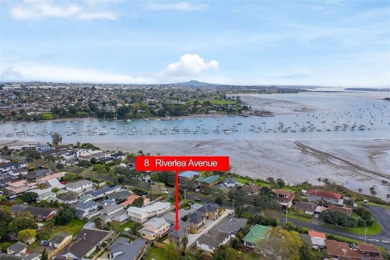 Photo of property in 8a Riverlea Avenue, Pakuranga, Auckland, 2010