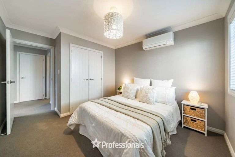 Photo of property in 14 Ronald Scott Grove, Riverstone Terraces, Upper Hutt, 5018