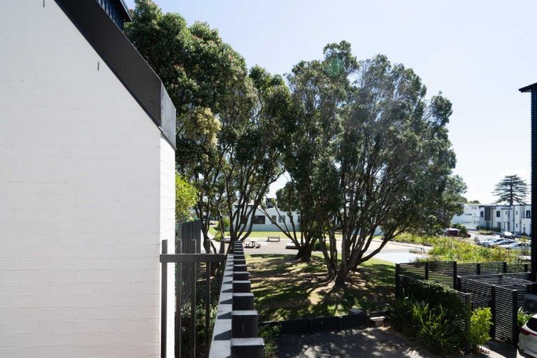 Photo of property in 12 Mayfly Lane, Hobsonville, Auckland, 0616