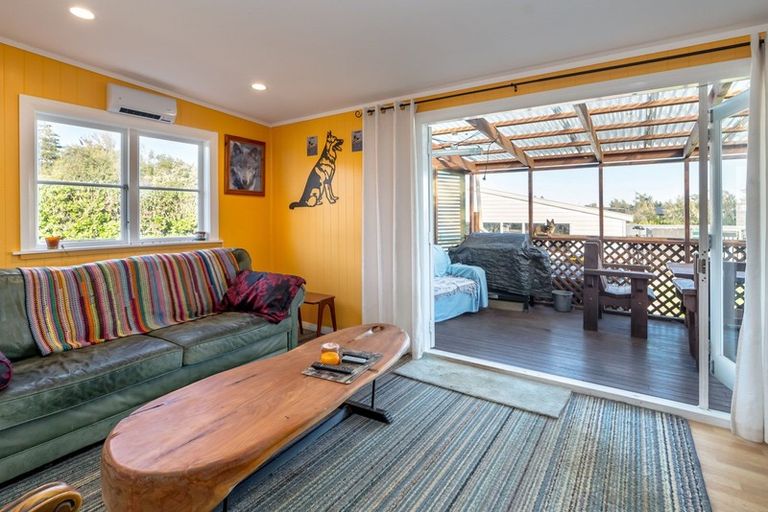 Photo of property in 18 Esther Street, Martinborough, 5711