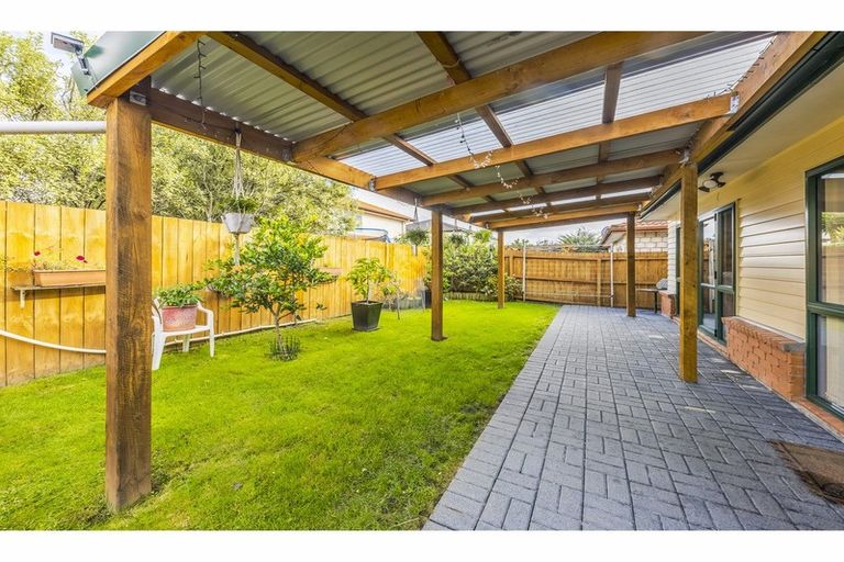 Photo of property in 38 Maypark Crescent, Flat Bush, Auckland, 2016