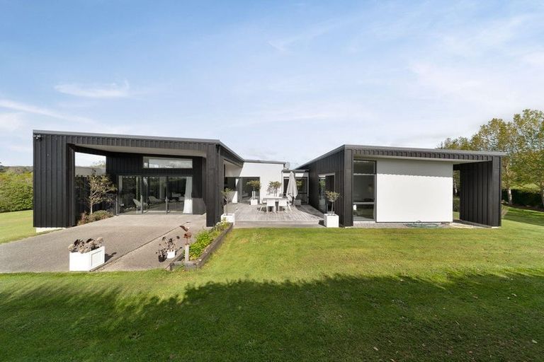 Photo of property in 9 Birdie Way, Martinborough, 5711