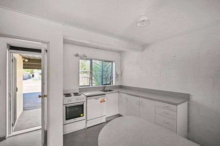 Photo of property in 2/2 Whitehead Road, Hastings, 4122