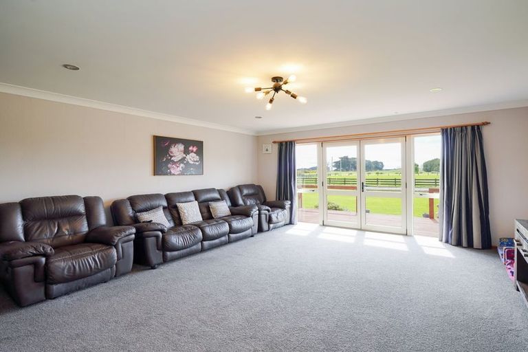 Photo of property in 381 Bay Road, West Plains, Invercargill, 9879