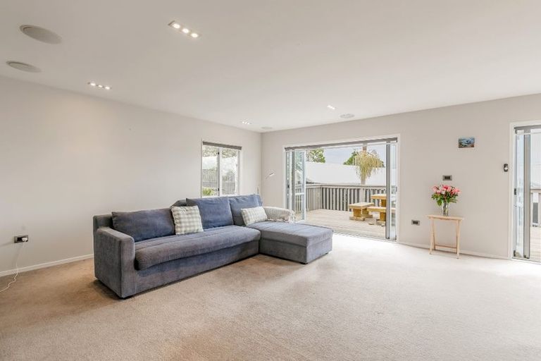 Photo of property in 5 Bushlands Park Drive, Albany, Auckland, 0632