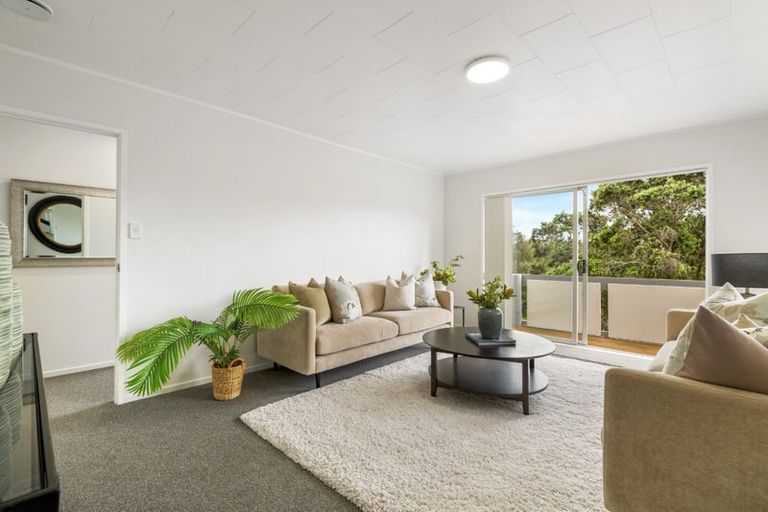 Photo of property in 1/21 Bonito Place, Bayview, Auckland, 0629