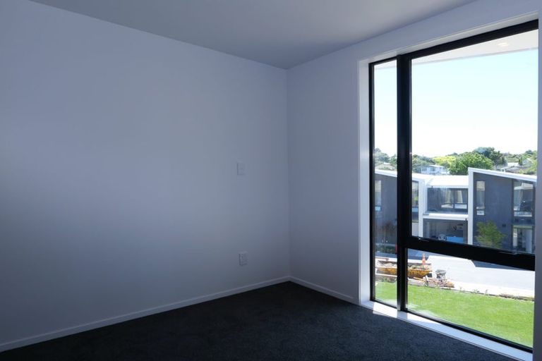 Photo of property in 43 Kamahi Place, Paraparaumu, 5032