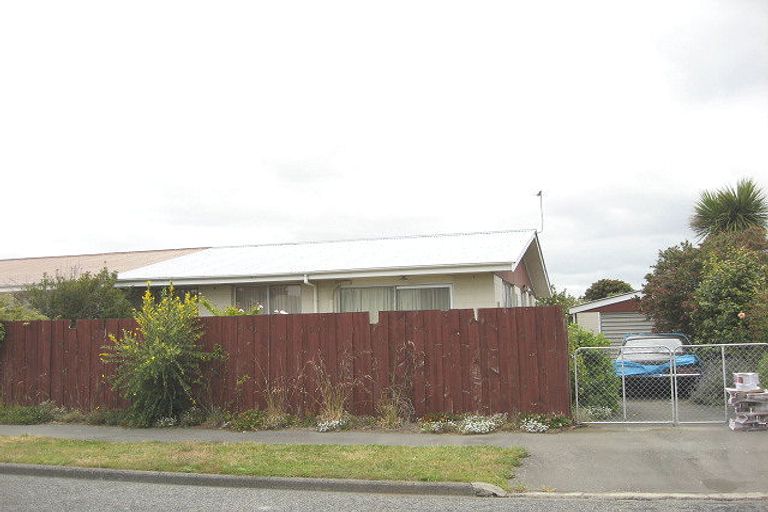 Photo of property in 2/1 Ingrid Street, Parklands, Christchurch, 8083