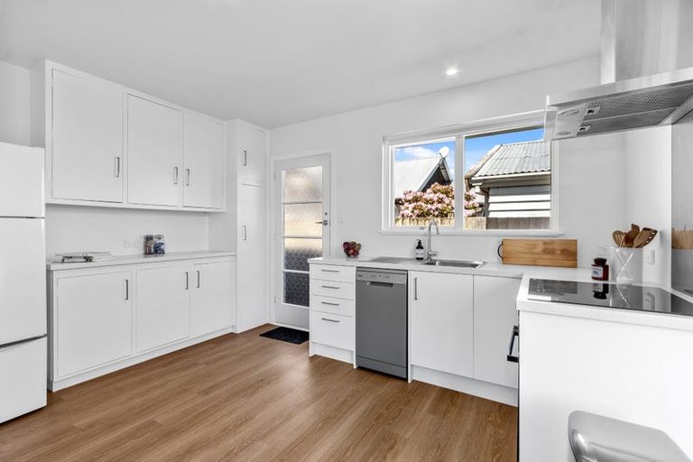 Photo of property in 2/42 Prossers Road, Saint Martins, Christchurch, 8022