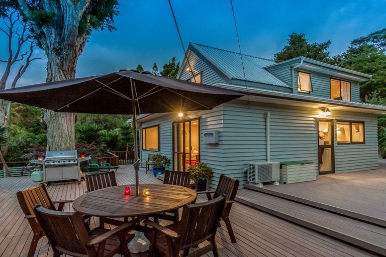 Photo of property in 6 Karen Road, Laingholm, Auckland, 0604