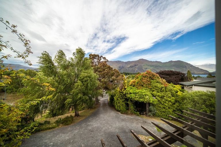 Photo of property in 18 Hunter Crescent, Wanaka, 9305