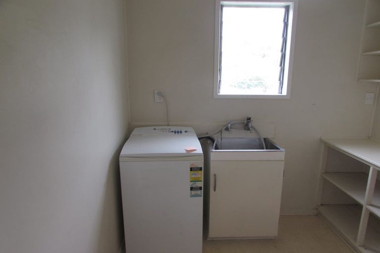 Photo of property in 35 Clayburn Road, Glen Eden, Auckland, 0602