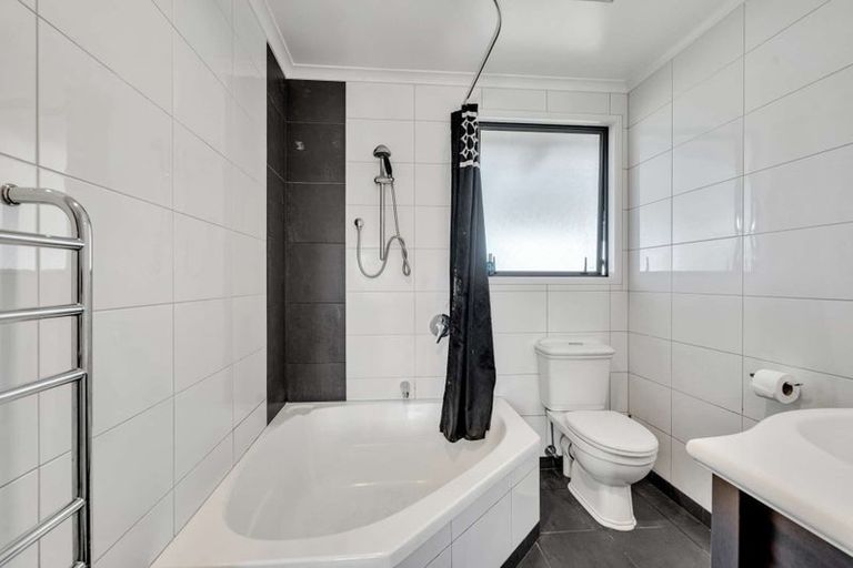 Photo of property in 8 Doctors Hill Road, Maungaturoto, 0520