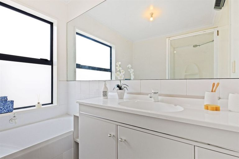 Photo of property in 30 Lees Road, Strowan, Christchurch, 8052