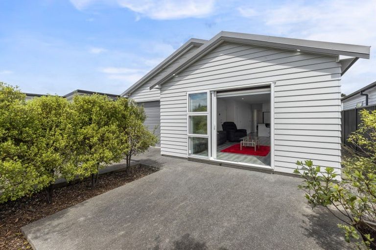 Photo of property in 44 Karearea Avenue, Kenepuru, Porirua, 5022