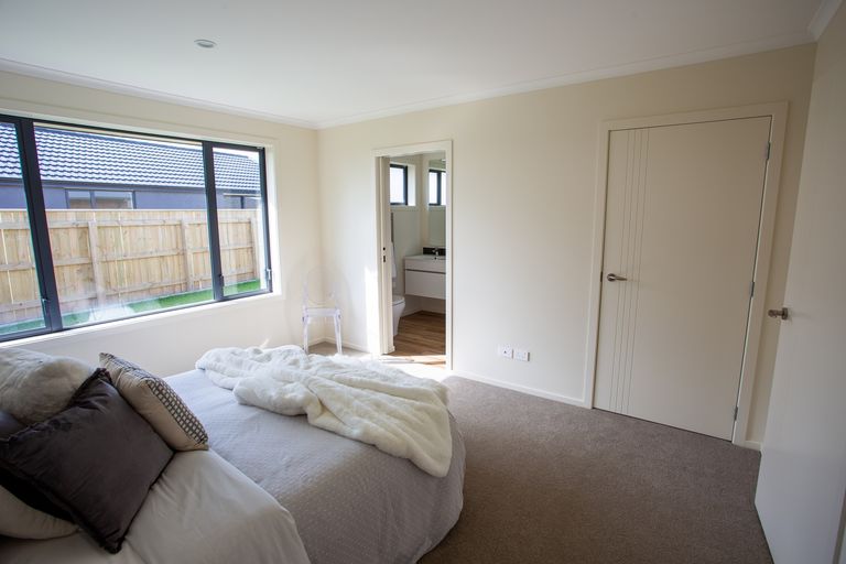 Photo of property in 7 Devon Lane, Carterton, 5713