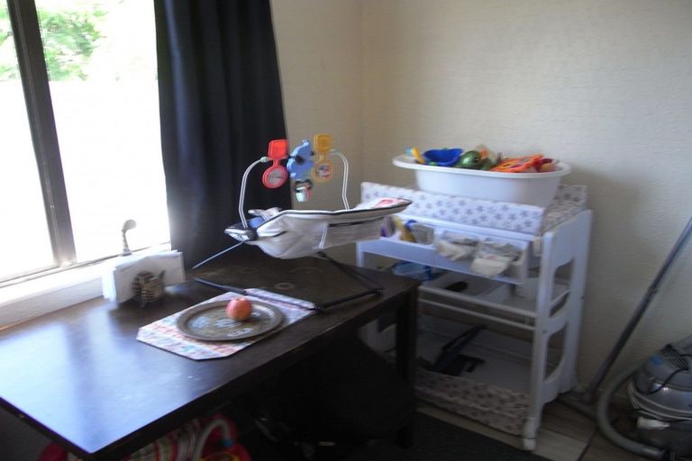 Photo of property in 2/38 Townshend Crescent, Greenmeadows, Napier, 4112