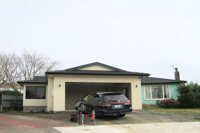 Photo of property in 9 Bassett Place, Taradale, Napier, 4112