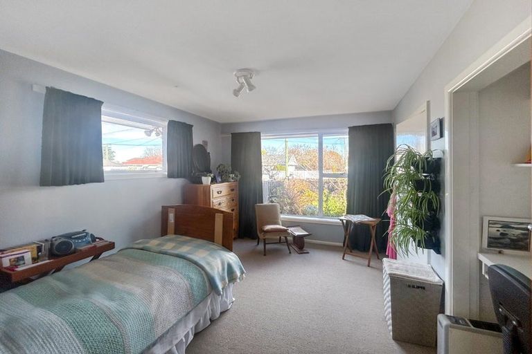 Photo of property in 32 Greendale Avenue, Avonhead, Christchurch, 8042