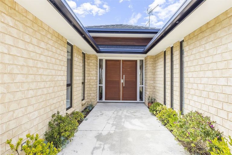 Photo of property in 8 Semaphore Lane, Whitby, Porirua, 5024