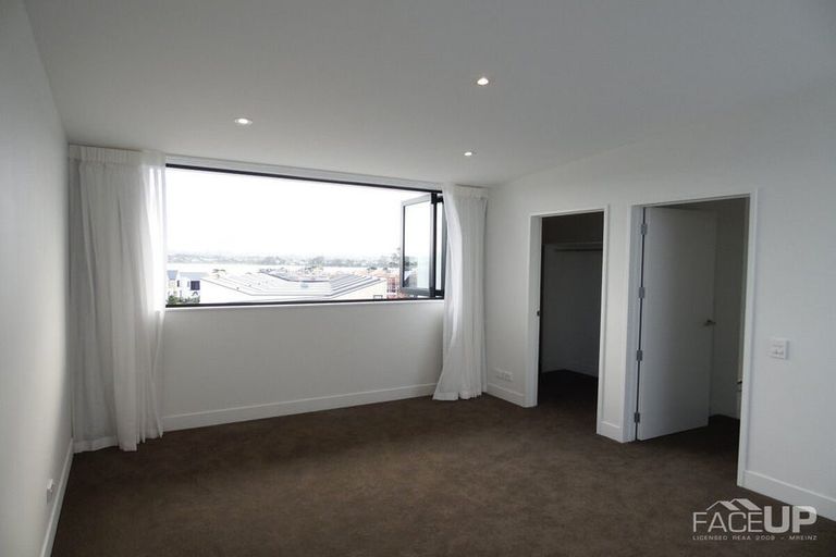 Photo of property in 242 Hobsonville Point Road, Hobsonville, Auckland, 0616