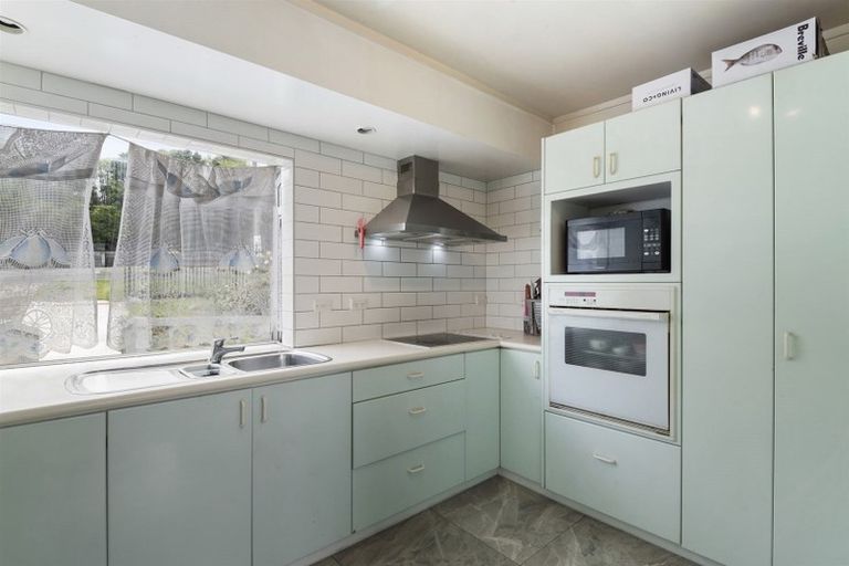 Photo of property in 466 Don Buck Road, Massey, Auckland, 0614