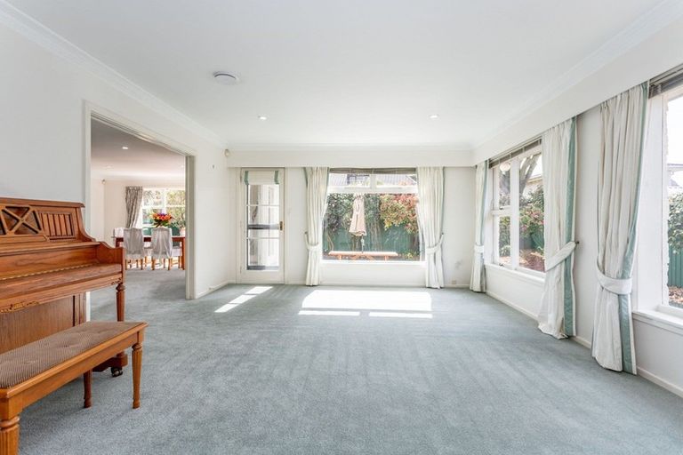 Photo of property in 143 Grahams Road, Burnside, Christchurch, 8053