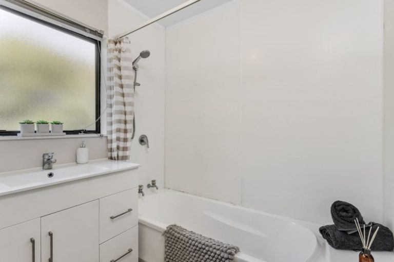 Photo of property in 181 Manuka Road, Bayview, Auckland, 0629