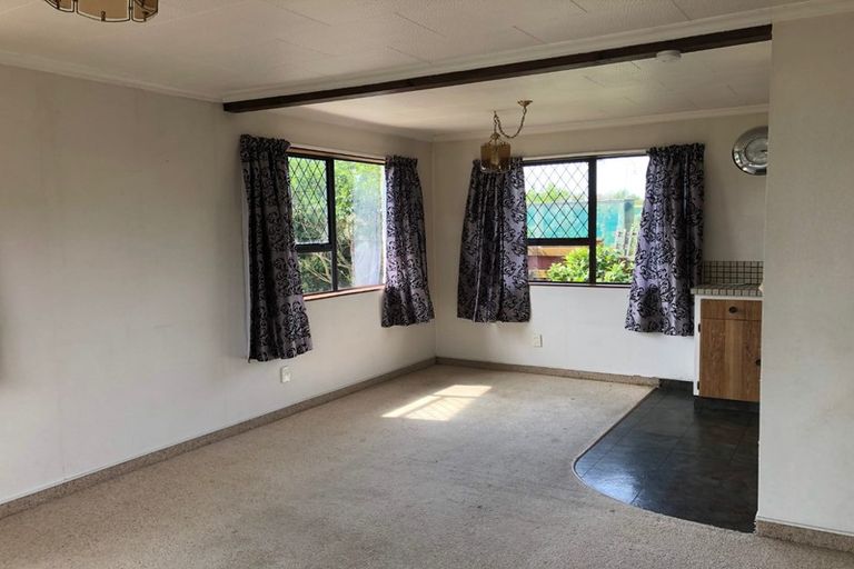 Photo of property in 33 Lupin Road, Otaki, 5512