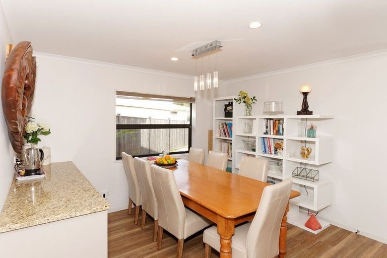 Photo of property in 11a Gane Lane, Te Atatu Peninsula, Auckland, 0610