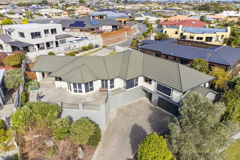 Photo of property in 111 Milne Drive, Paraparaumu, 5032