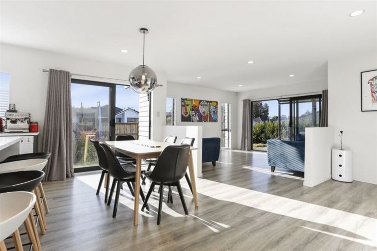 Photo of property in 6 Dida Park Drive, Kumeu, 0810