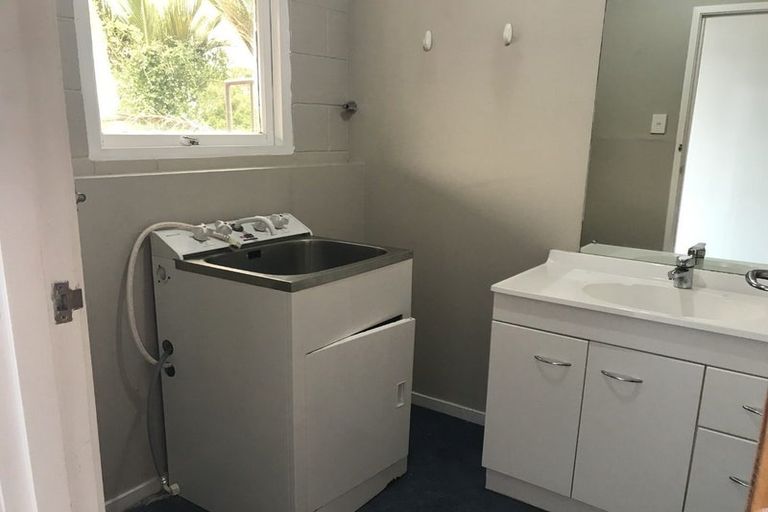 Photo of property in 478 Don Buck Road, Massey, Auckland, 0614