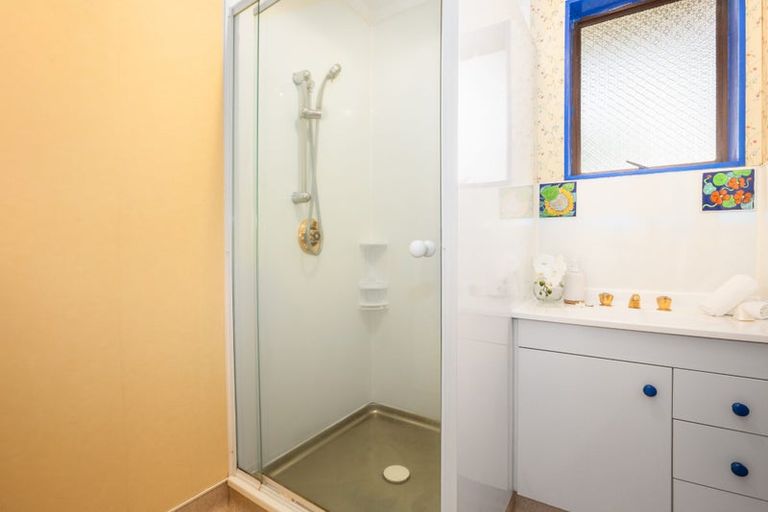 Photo of property in 2/6 Nikau Grove, Woburn, Lower Hutt, 5010