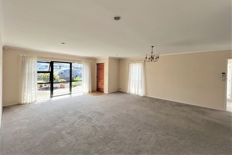 Photo of property in 33a Minaret Drive, Bucklands Beach, Auckland, 2014