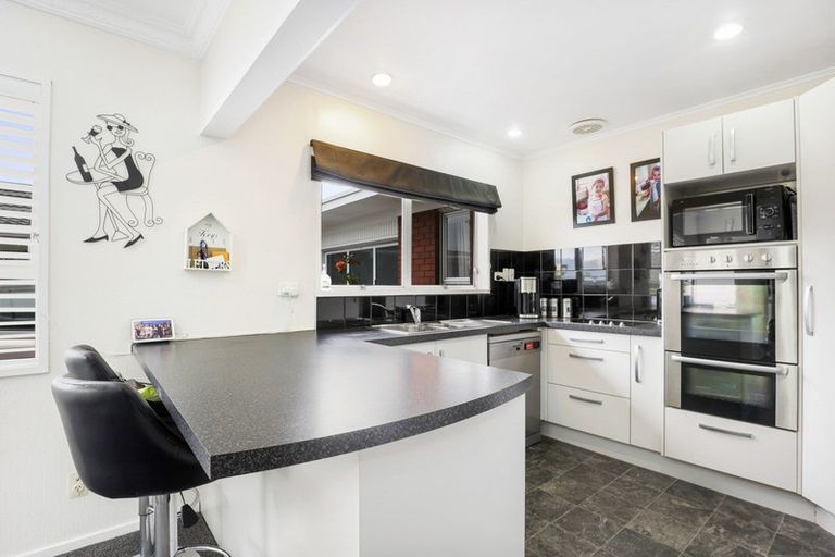 Photo of property in 102a U1 Sandwich Road, St Andrews, Hamilton, 3200