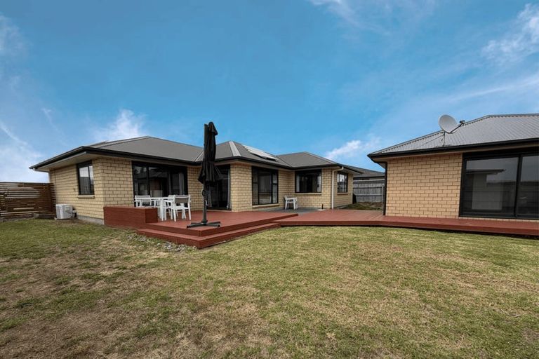 Photo of property in 21 Story Street, Foxton Beach, Foxton, 4815