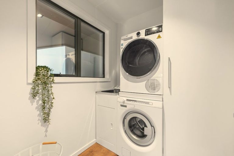 Photo of property in 65 Oregon Drive, Kelvin Heights, Queenstown, 9300