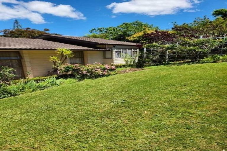 Photo of property in 547 Glenfield Road, Glenfield, Auckland, 0629