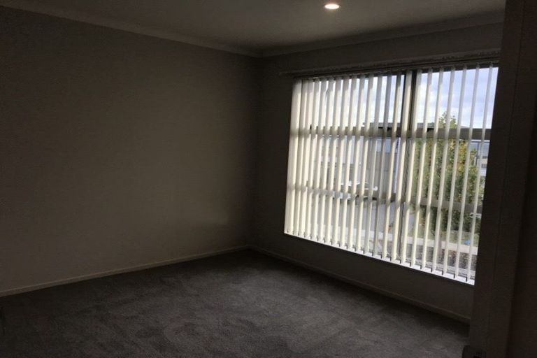 Photo of property in 4 Costa Viva Crescent, Karaka, Papakura, 2113