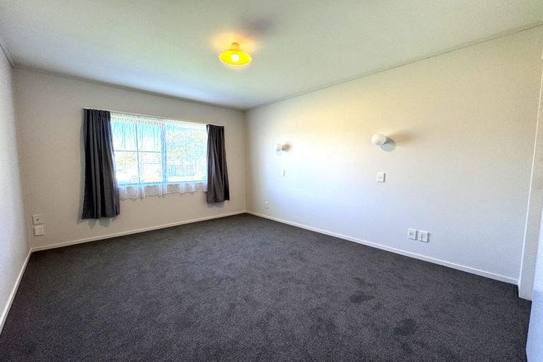 Photo of property in 1 Pinedale Parade, Milson, Palmerston North, 4414