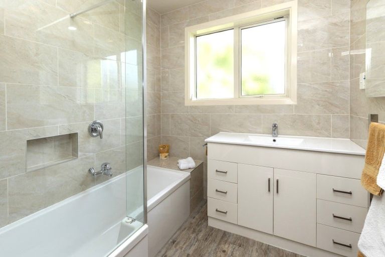 Photo of property in 32 Lynfield Avenue, Ilam, Christchurch, 8041