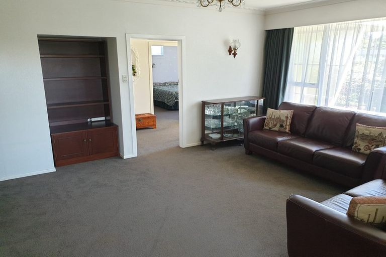 Photo of property in 2 Hood Place, Spotswood, New Plymouth, 4310