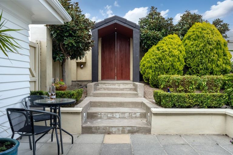 Photo of property in 33 Bleakhouse Road, Howick, Auckland, 2014