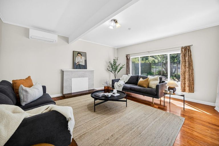 Photo of property in 20 Peter Terrace, Castor Bay, Auckland, 0620