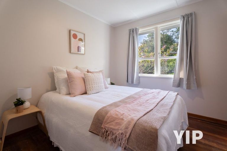 Photo of property in 1 Beazley Avenue, Paparangi, Wellington, 6037
