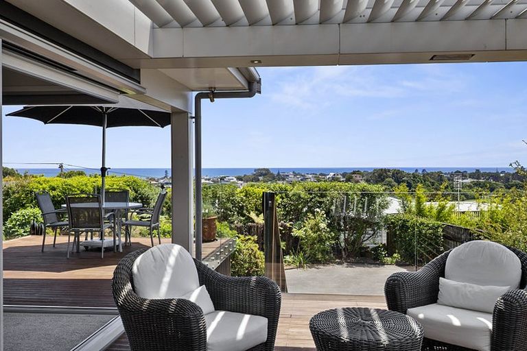 Photo of property in 11a Lismore Street, Strandon, New Plymouth, 4312