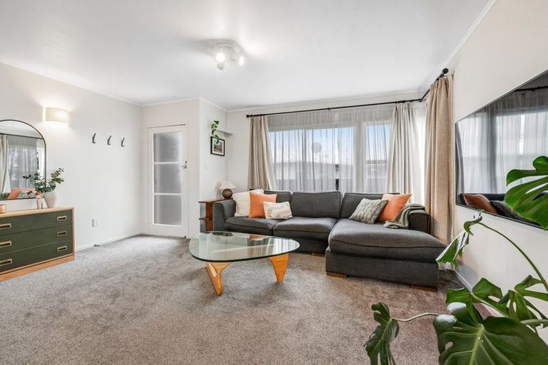 Photo of property in 71b Red Beach Road, Red Beach, 0932